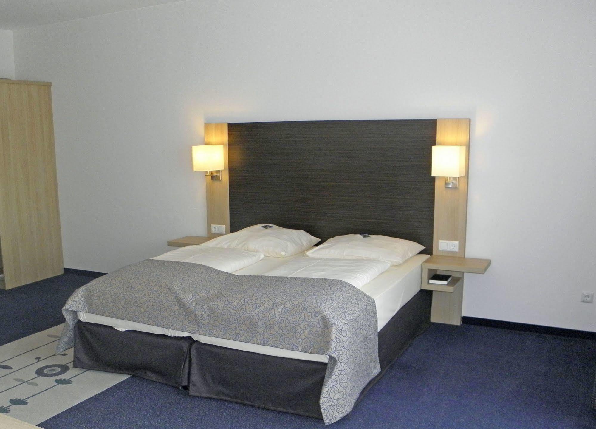 Hotel Rhoen Residence Dipperz Экстерьер фото